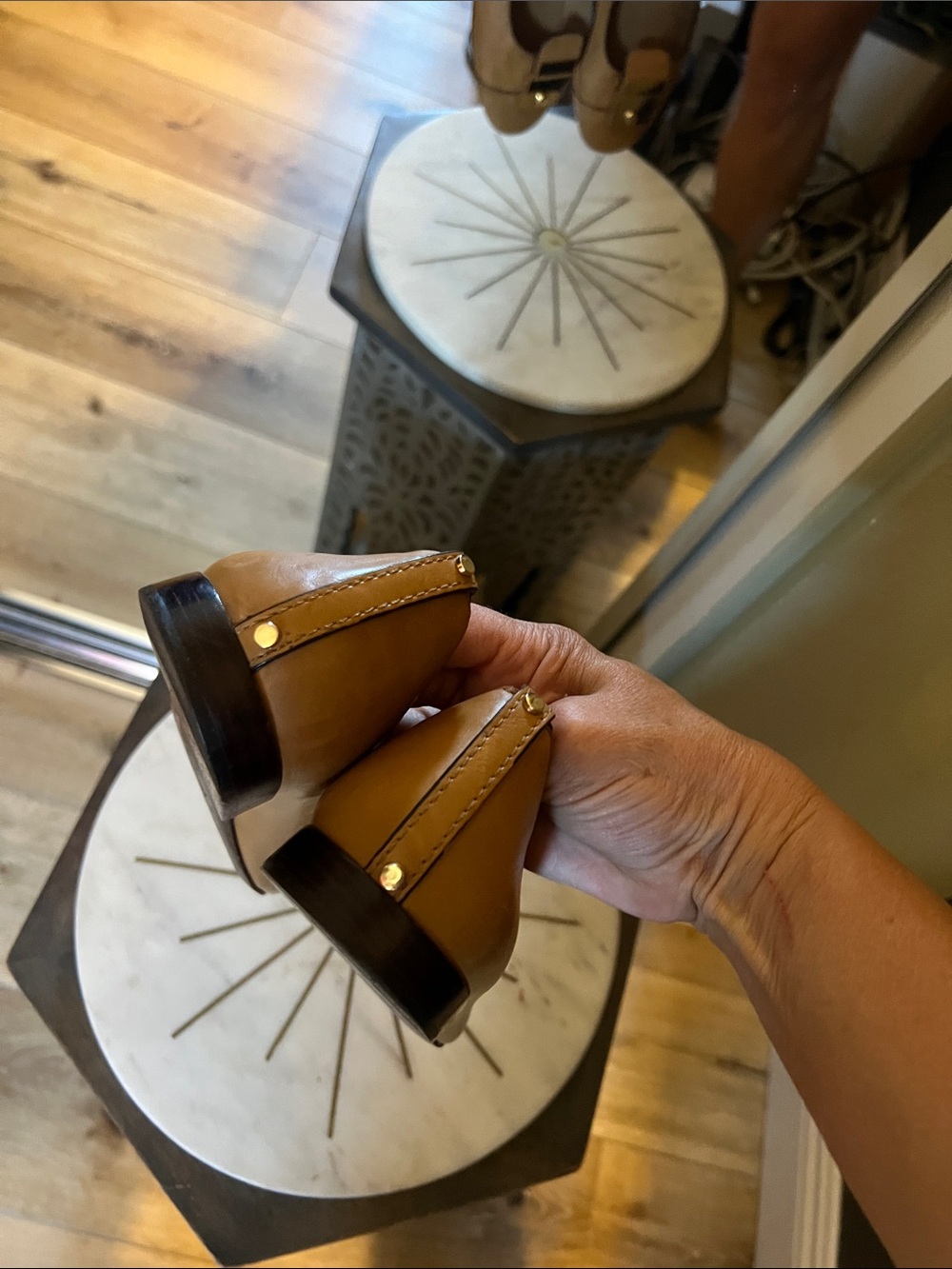🛑 1 hour sale. Tory Burch Tan Leather Ballet Flats with Gold Buckle 9 - Picture 8 of 10